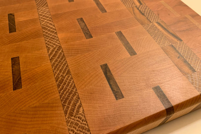 End grain cutting board