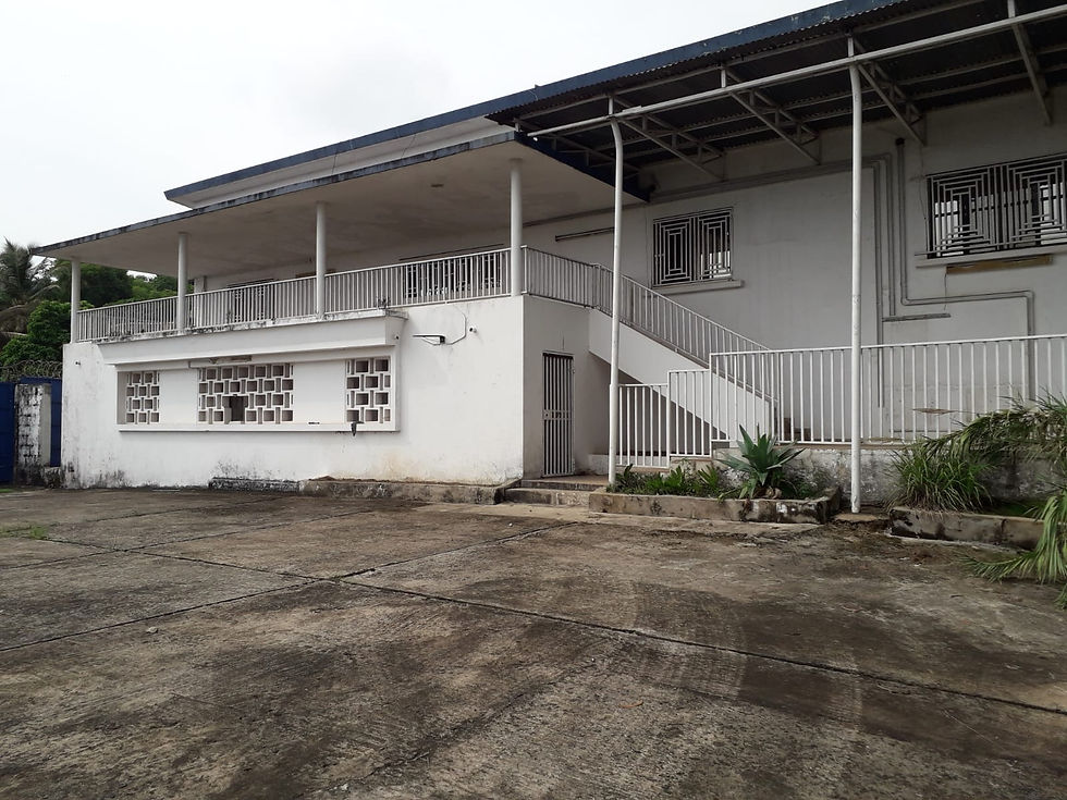 House For Sale, Spur Road