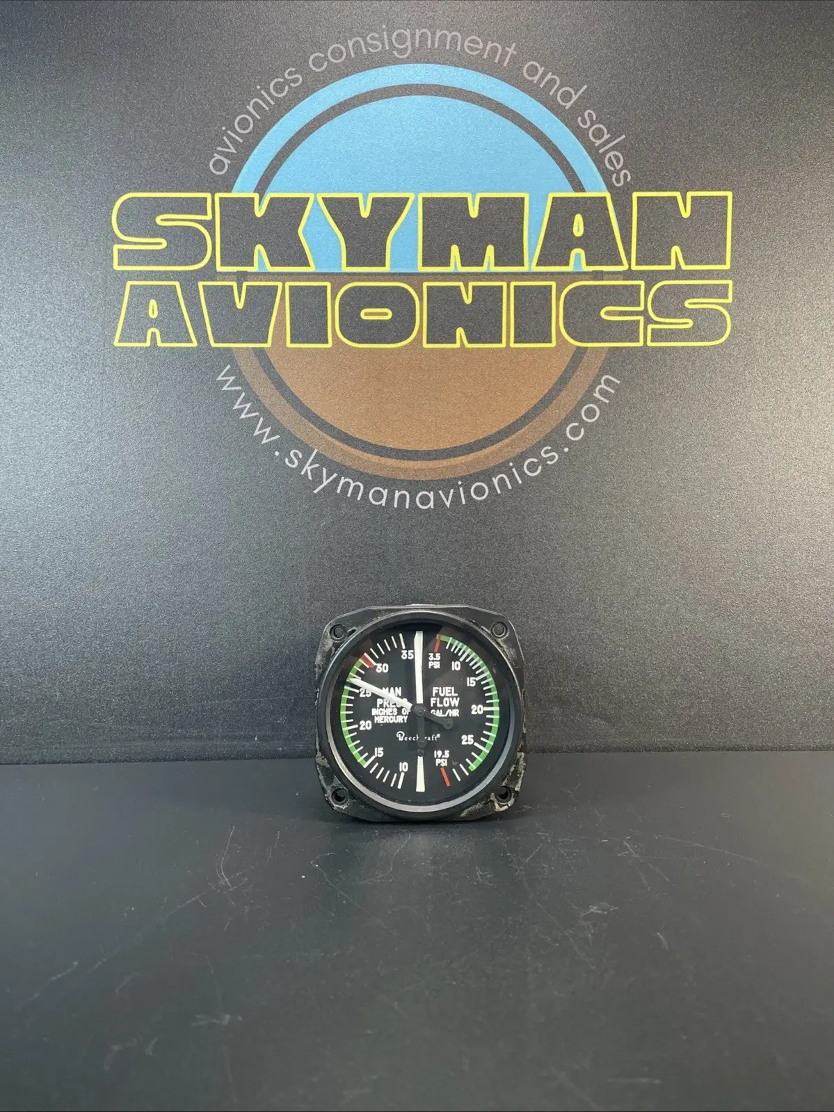 United MAN/FUEL Pressure Gauge 6313