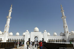 Sheikh Zayed Mosque group tour_TravcoEvents