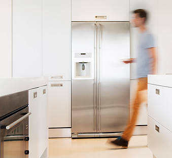 el hombre en la cocina