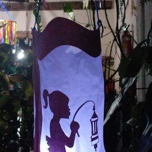 História | A Menina da Lanterna