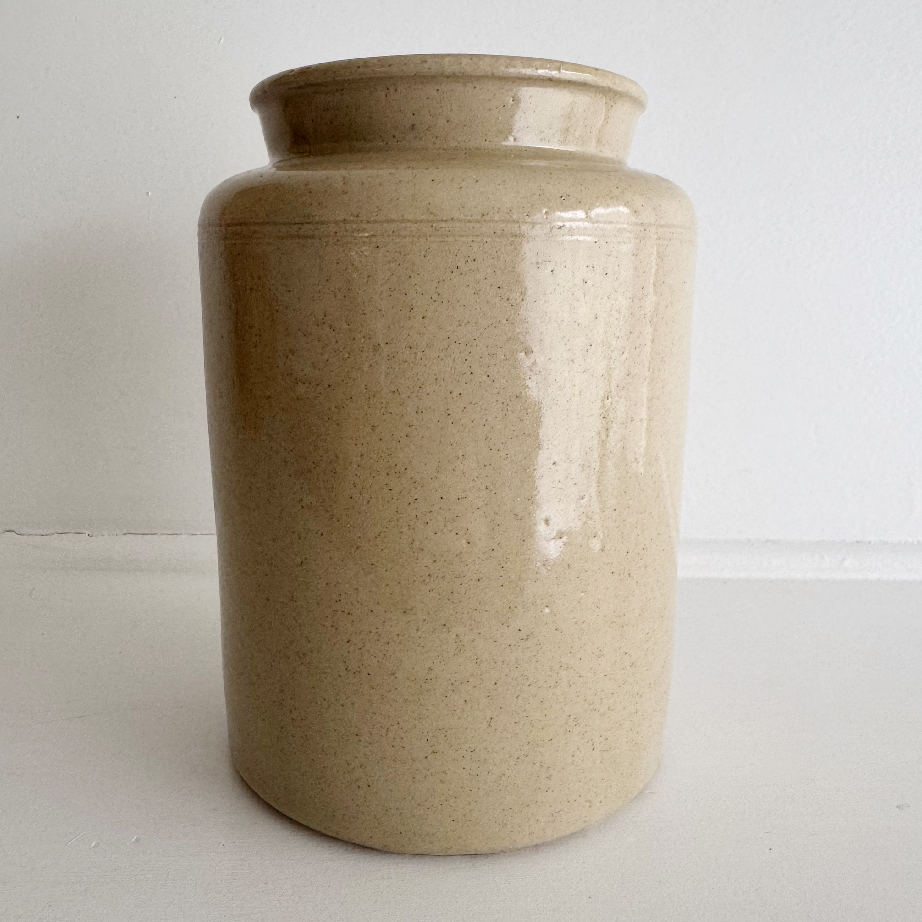 Medium Pottery Utensil Jar