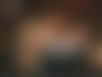 Çocuklarını uykuya hazırlayan bir baba