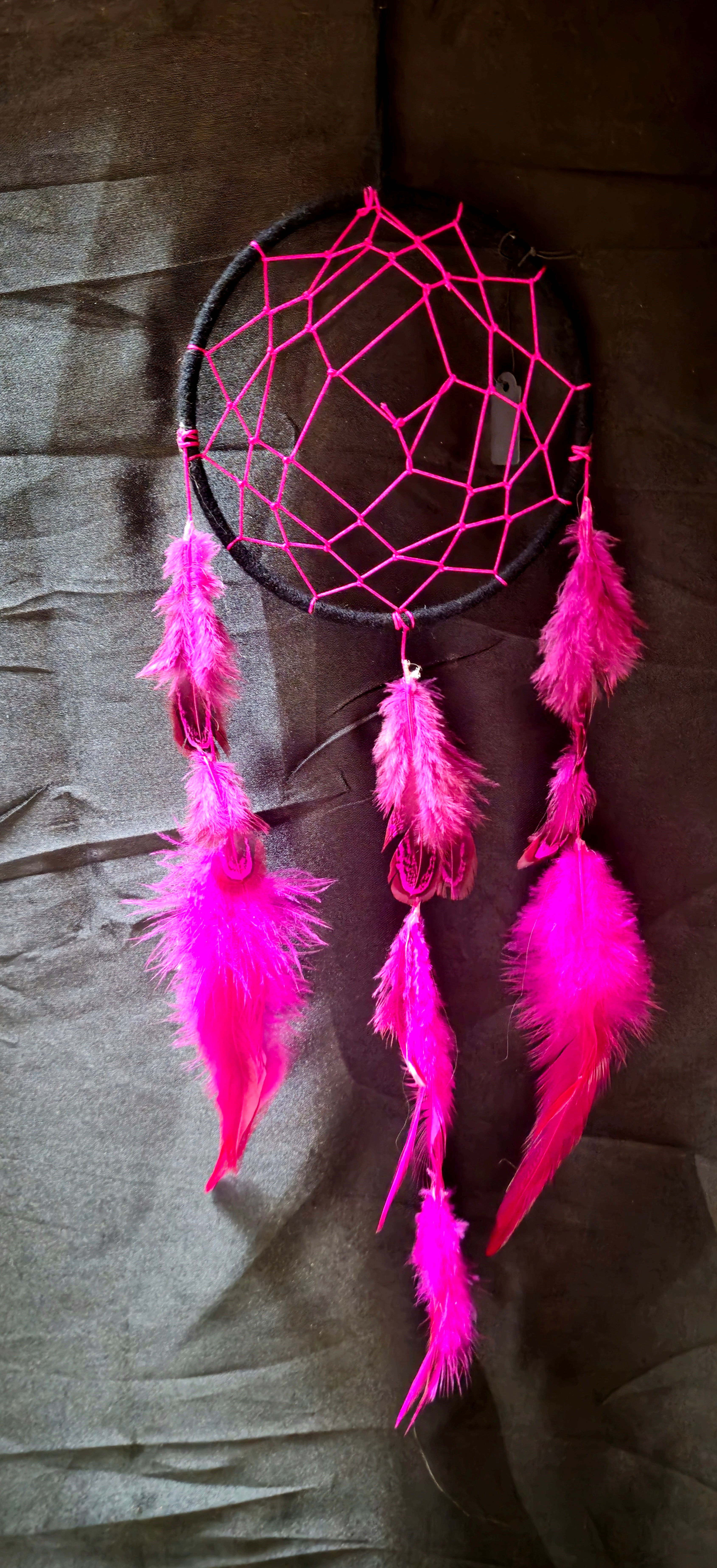 Schwarz pinker Traumfänger