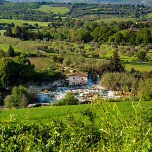 Vista panoramica Saturnia Toscana con campagna e proprietà, fotografia immobiliare per vendita e marketing