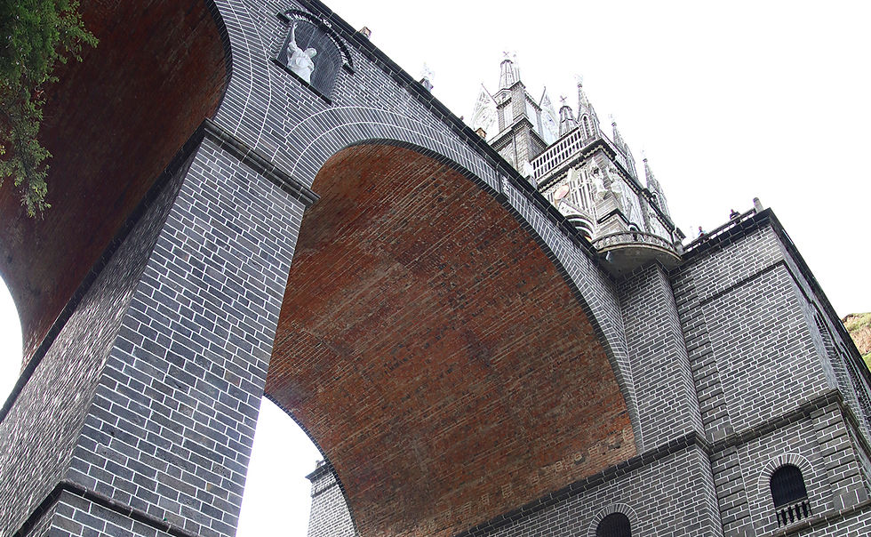 Miniatura: Pasadía al Santuario de las Lajas y Tulcán desde Pasto (11 horas)