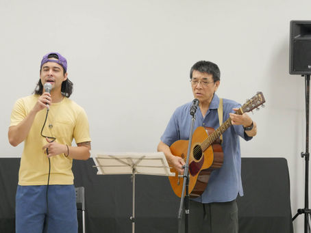 藤本よりおさんとブレイディ・アンダーソンさんのミニライブ