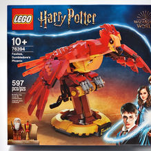 LEGO Harry Potter set 76394 - Fawkes, Dumbledore's Phoenix, featuring a buildable phoenix and minifigures of Albus Dumbledore and Fawkes, sealed box in excellent condition.
