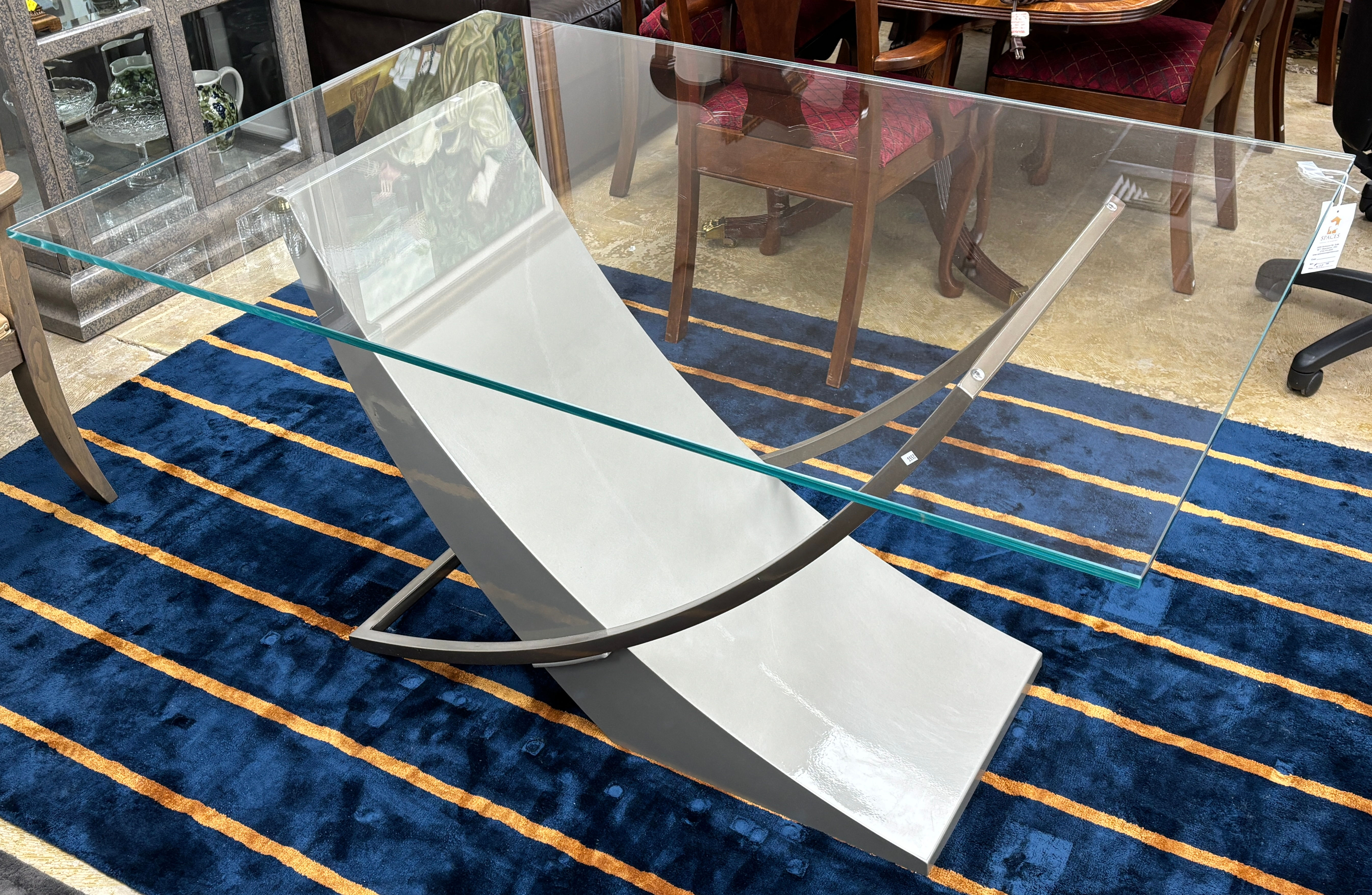 Crendo Pedestal Table 