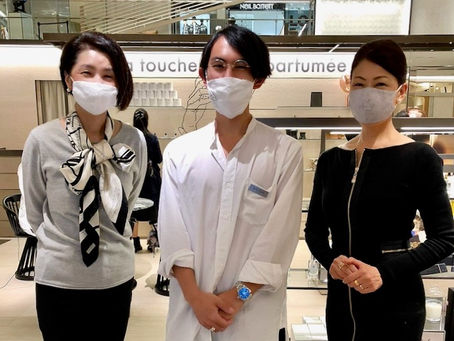 1年前のパリからの昨日