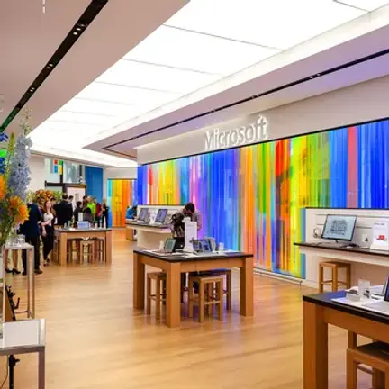 The former flagship store is closing as Microsoft shifts focus to digital growth.