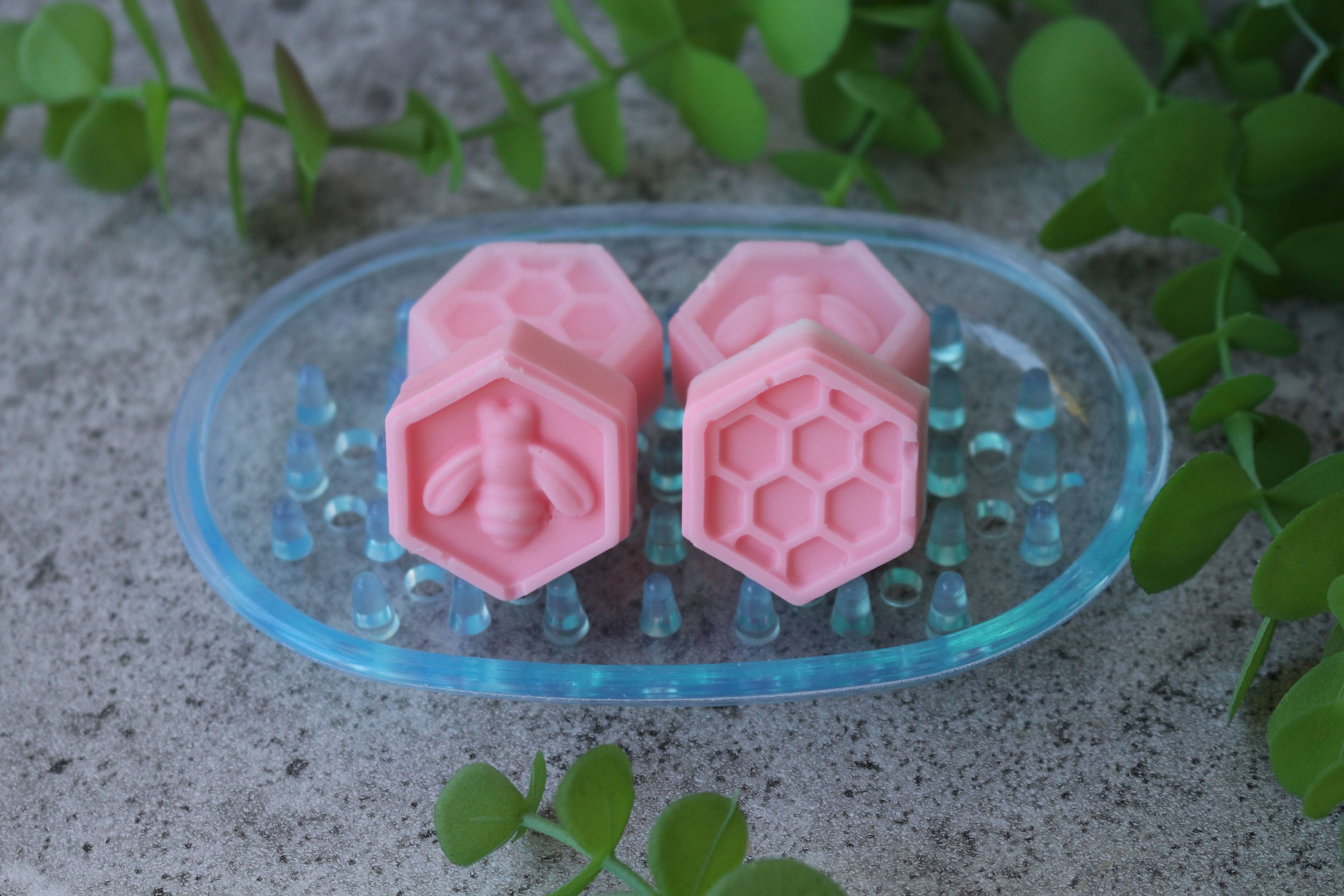 Rankų darbo muilas su ožkų pienu braškių ir vanilės kvapo