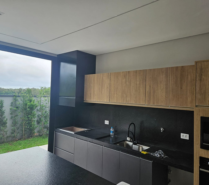 Instalação de Coifa Cubo com Pintura Eletrostática Preto 