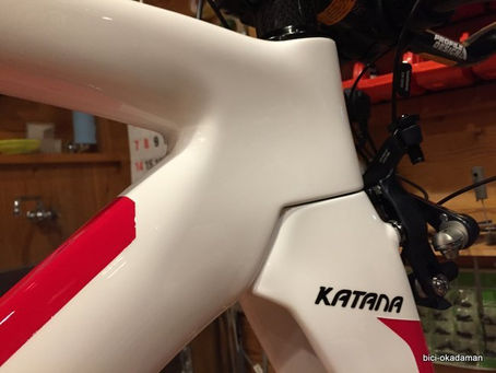 説明付きで組立中。