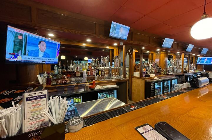 681e1239d4292ace1b463e82_Bar-Bill Bar TVs.jpg