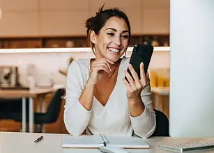 67d086ceb655d776db34a9b9_087_25_Control4.com_WholeHome_LivingtheControl4Experience_Effortl