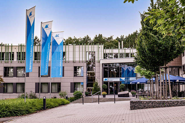 Bild Bildungszentrum Kirkel.jpg