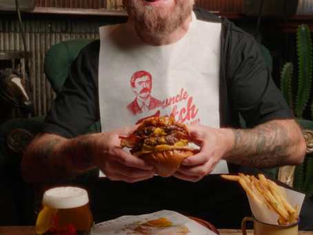 Uncle Fletch “se justifica”: el comediante Juan Pablo López crea su propia hamburguesa
