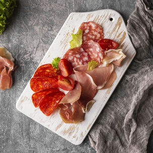 Aperitivos rápidos y sencillos con charcutería española para sorprender en las fiestas de fin de año