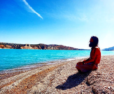 babaji ed meditating at lake negratin