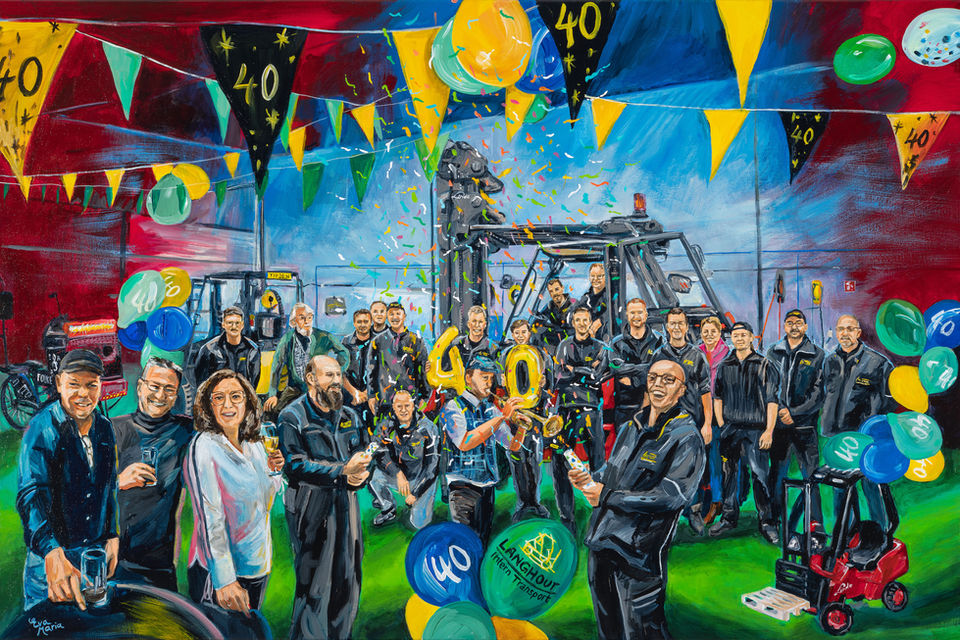 Feest schilderij, groepsportret in opdracht voor directeuren ter ere van 40 jarig jubileum Langhout Intern Transport in Franker, gebruik van huisstijlkleuren | 100x150 cm | Eva van den Hamsvoort.