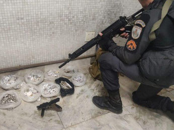 Suspeito morre durante confronto com a PM no Largo da Batalha, em Niterói