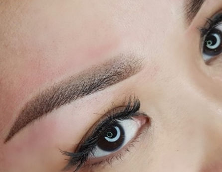 Facetune_13-11-2018-16-18-52.jpg