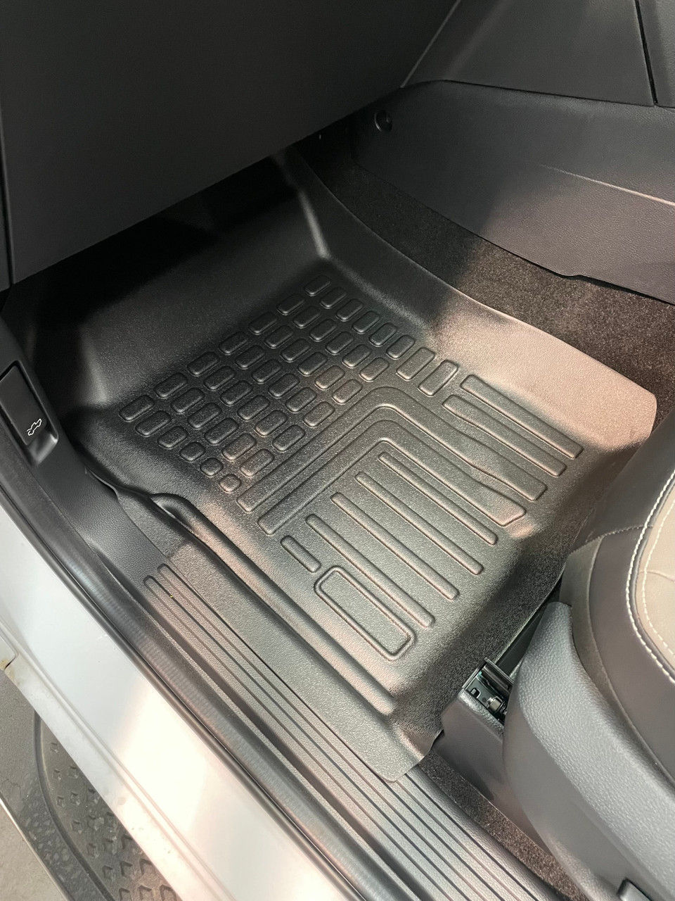 Thumbnail: Deep Dish Floor matts to suit Toyota Land Cruiser 300 Series, 2021 on