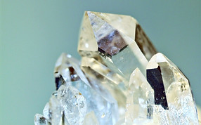 Rock crystals of various sizes forming a cluster