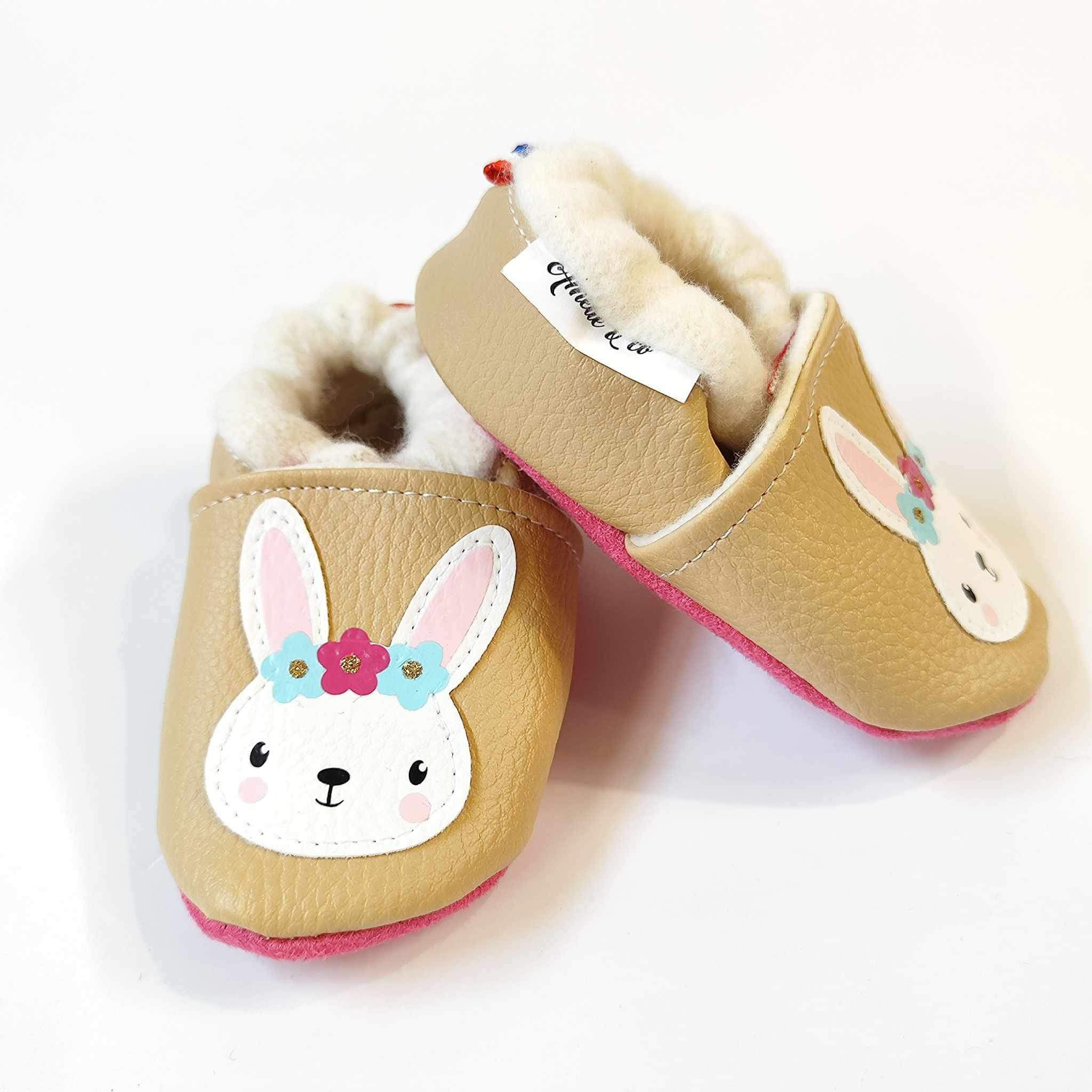 Chaussons lapin beige simili cuir