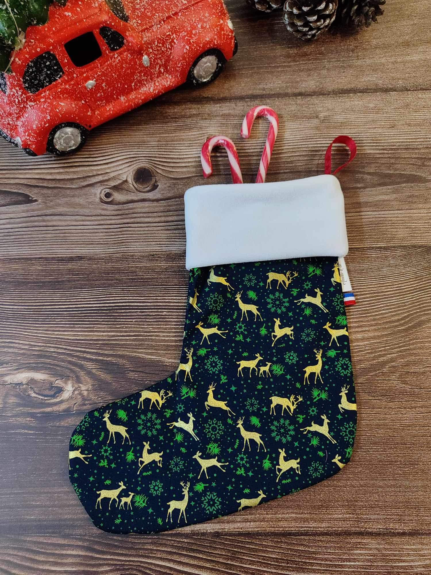 Chaussette de Noël motif renne doré et vert