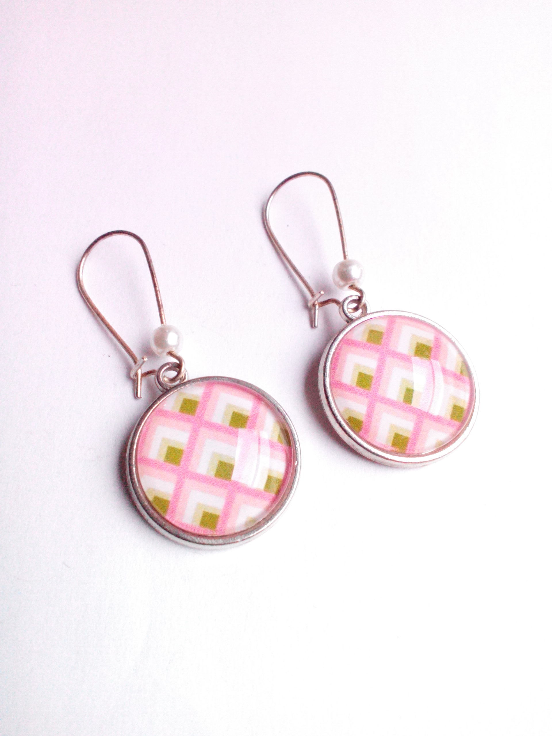 Boucles d'oreilles cabochon géométrique rose vert