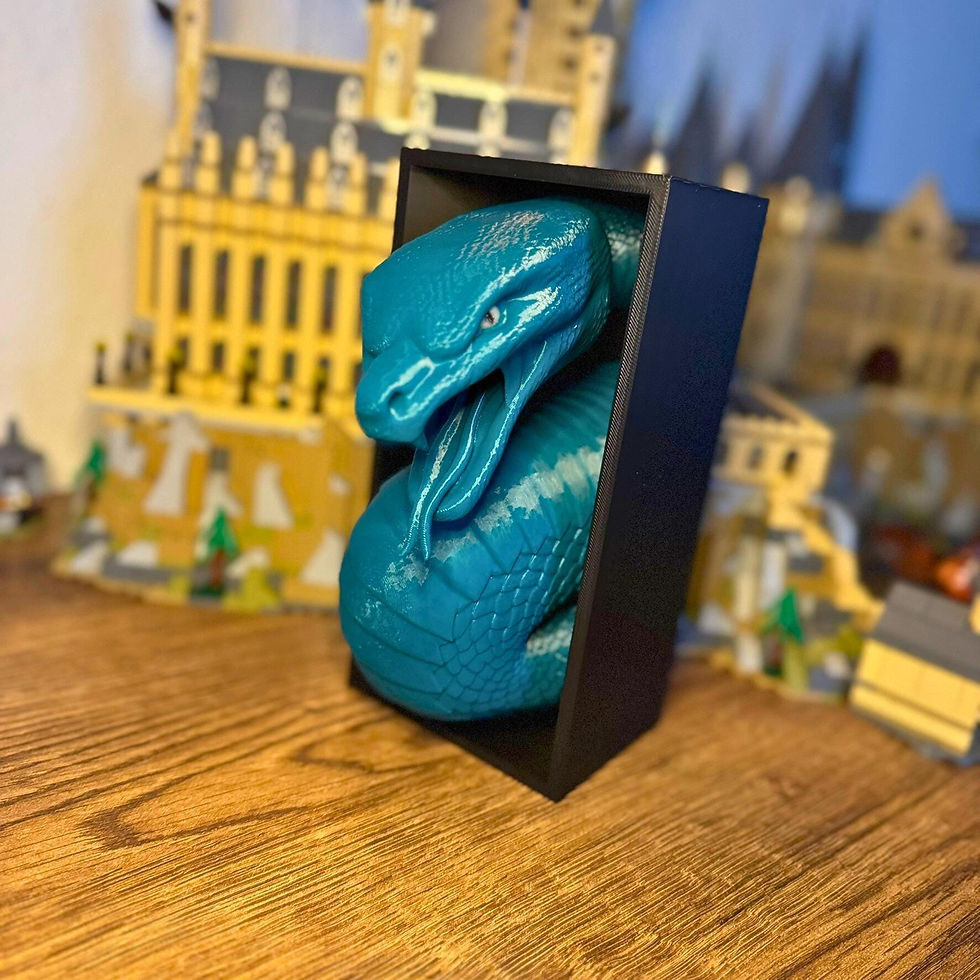 Miniaturbild: Slytherin inspirierte BookNook – Schlange mit magisch leuchtenden Augen