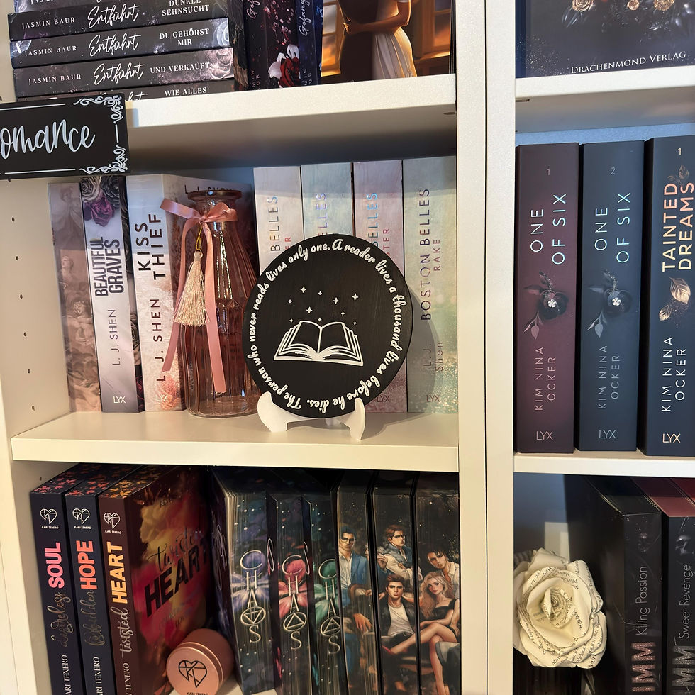 Miniaturbild: "A Reader Lives A Thousand Lives" Spruch-Schild für dein Regal