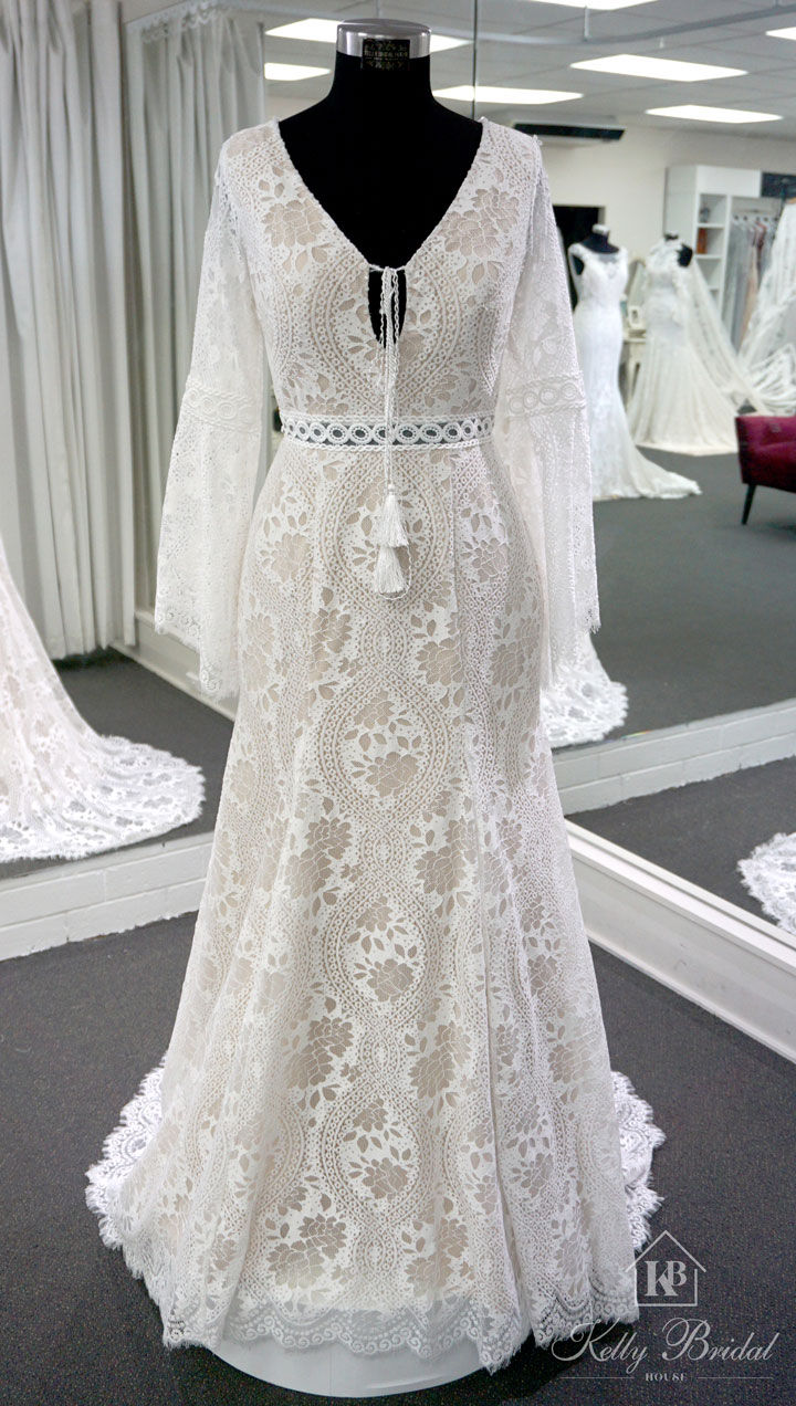 Thumbnail: Mina Mermaid Style Wedding Gown