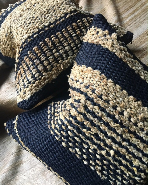 Coussins uniques réalisés à la main en soie et coton