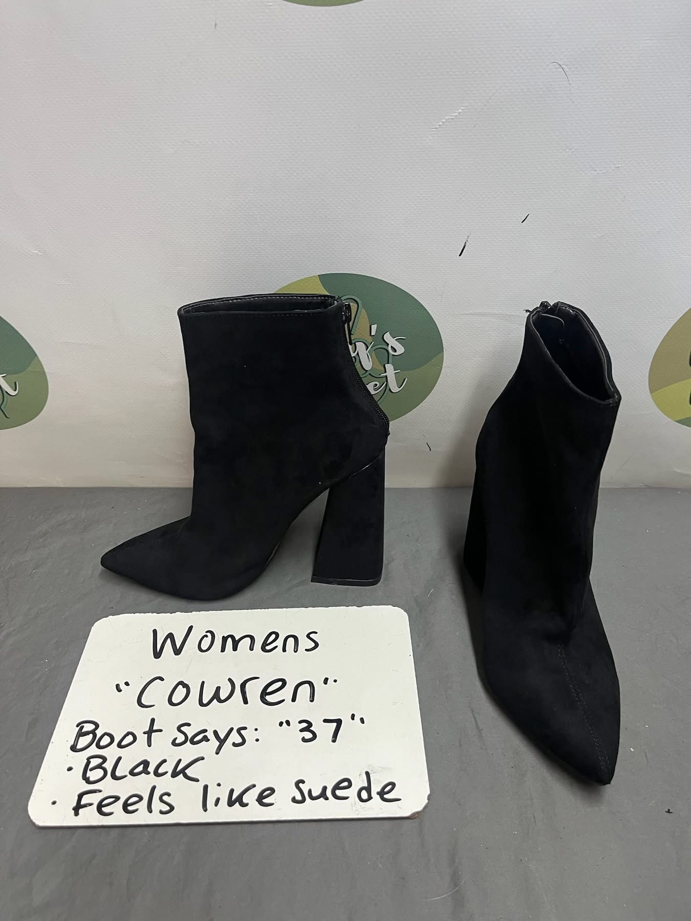 Womens "Cowren" Boot Says: "37" - Black - Feels like suede