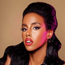 this iamage is an example of my makeup artistry for prospective clients to see my work.