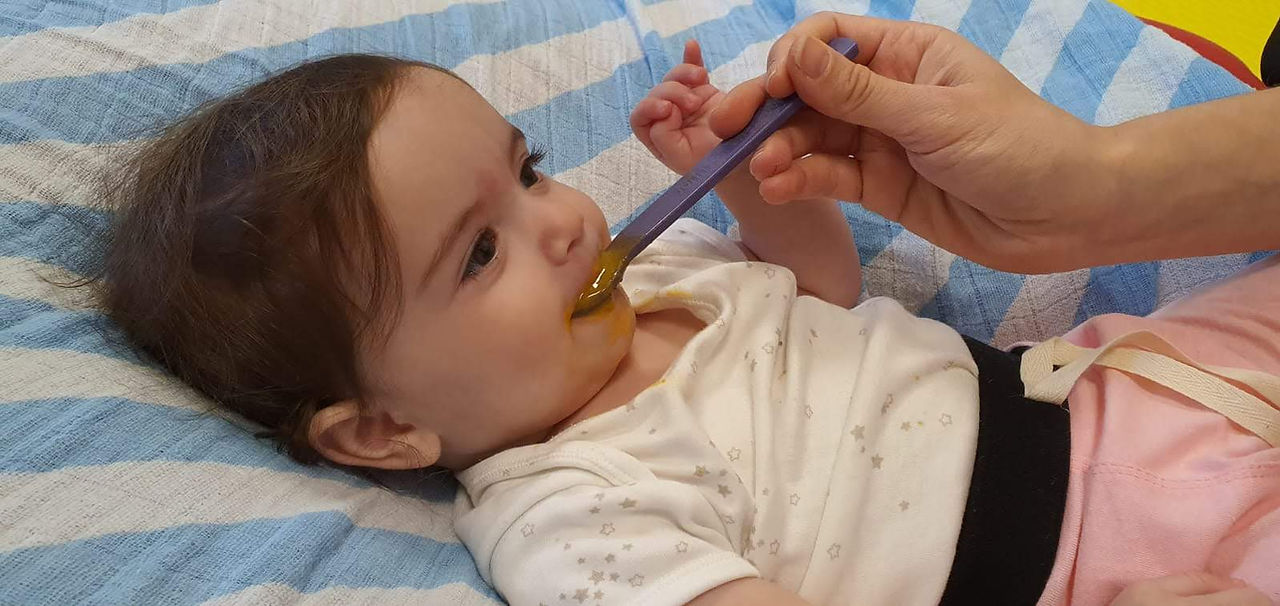 טעימות לתינוקות, אכילה עם כפית