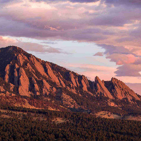 sunrise-over-the-flatirons-mountains-near-boulder-2023-01-05-02-27-30-utc-scaled-874283241