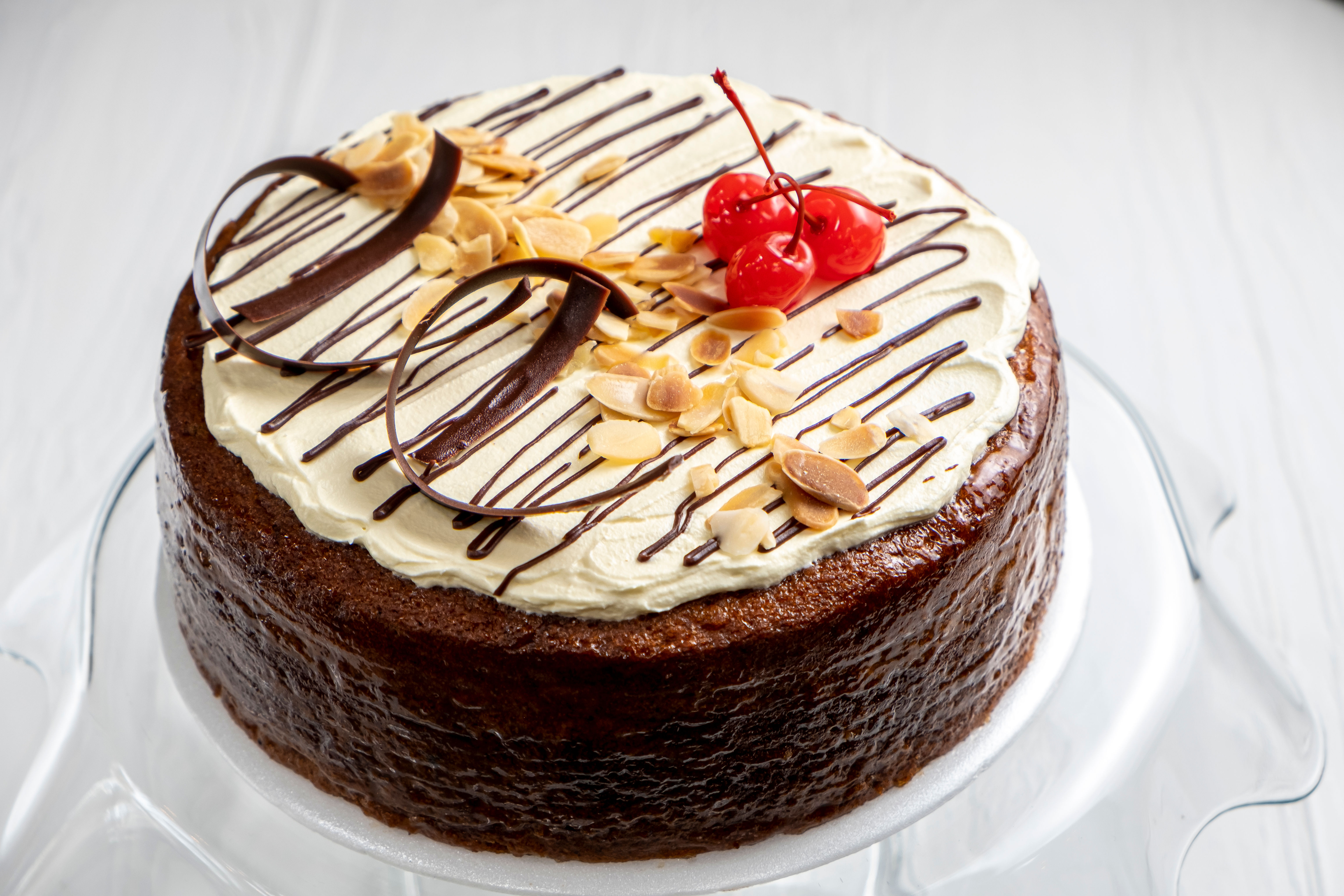 Torta de Moras con Almendras 10-12 Porciones