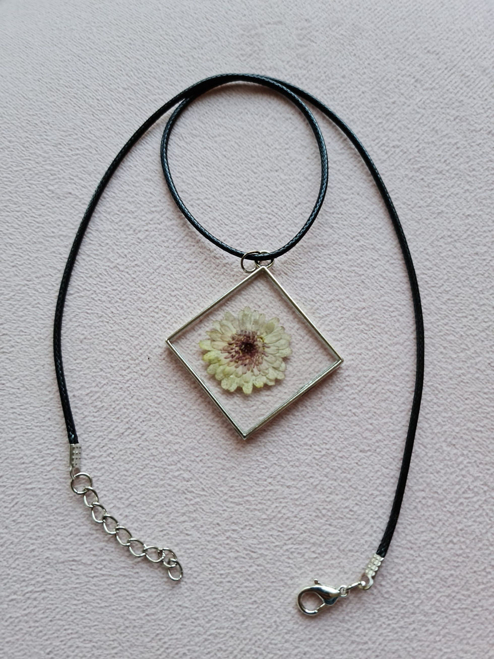 Collier fantaisie fleur ancienne