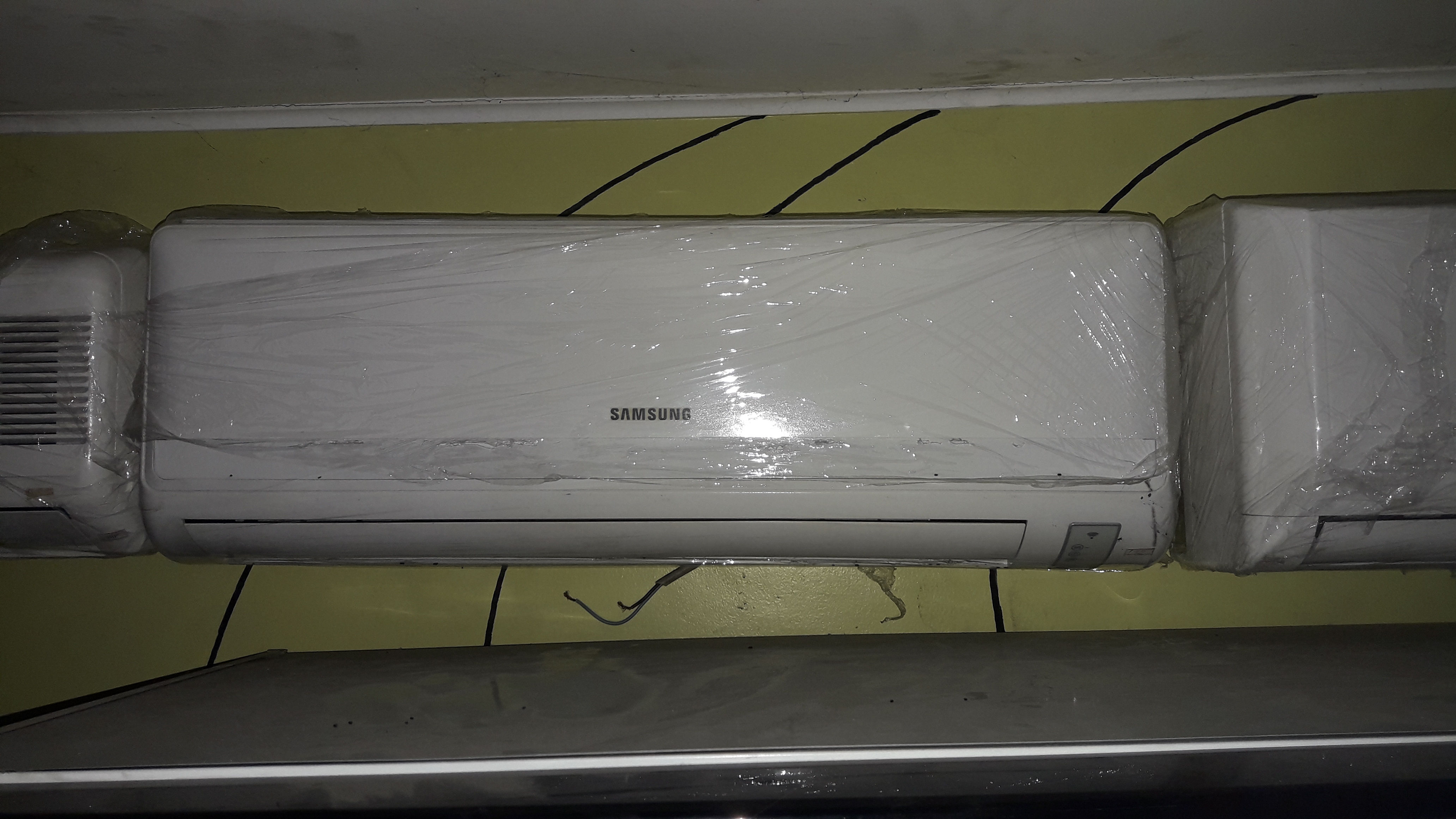 WALL MOUNTED (SPLIT TYPE)