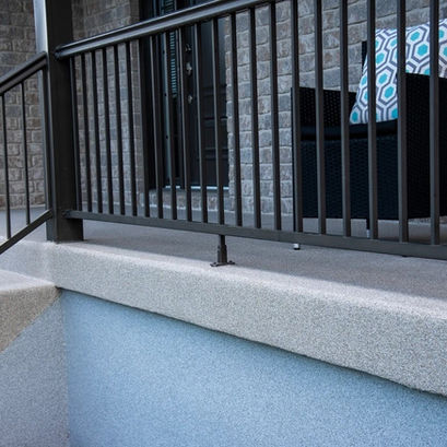 Crépi escalier antidérapant et décoratif, parfait pour l’extérieur.

