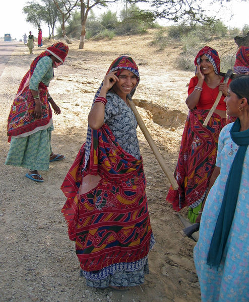 Indien-Rajasthan-VT13-Strassenarbeiterinnen