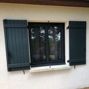 Fenêtre 2 vantaux en aluminium anthracite