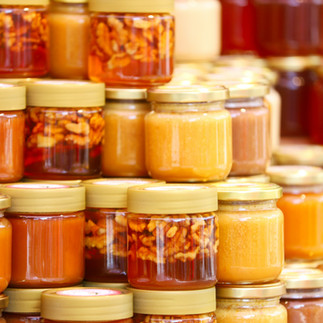 Pots de différents miel