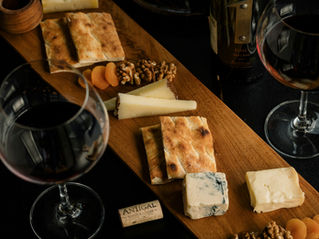 Quel vin avec quel fromage ? Le guide simple des cheese lovers !