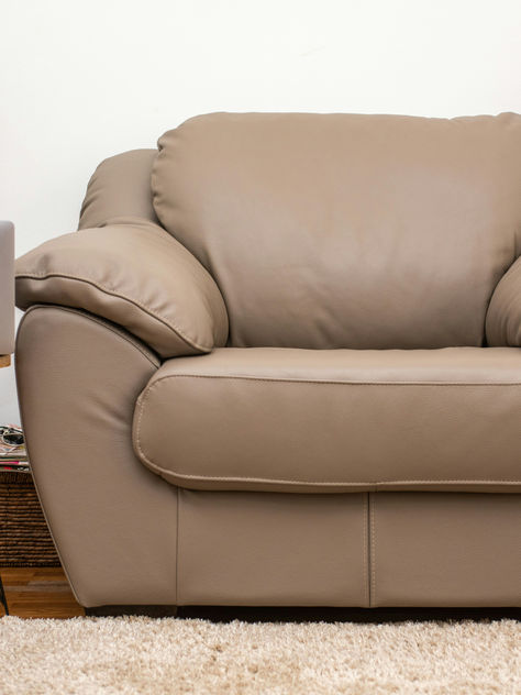 قيلولة الأحلام على الأريكة: كيف يساعدك ألمو كاكون على الراحة في المنزل؟